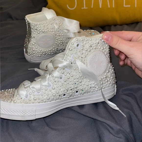 Custom made Swarovski And Pearls high top converse - Picture 3 of 11